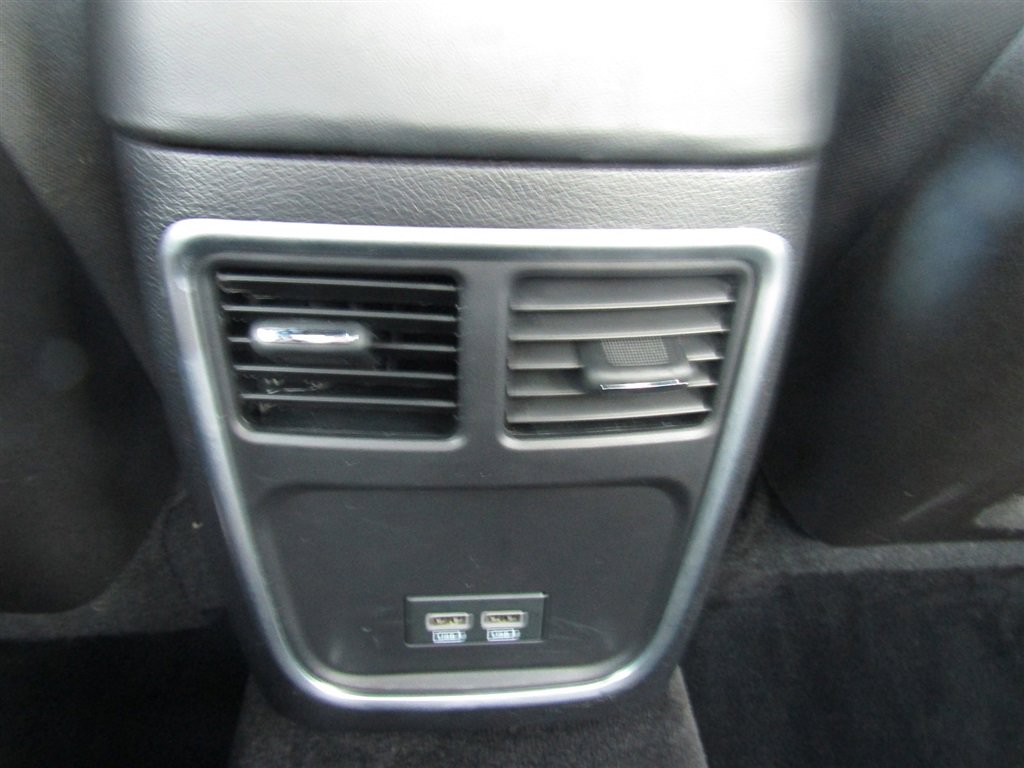 Used 2015 Dodge Charger SE w/ Sport Appearance Group image 27