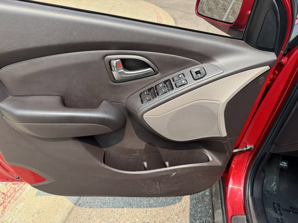 Used 2011 Hyundai Tucson GLS FWD image 13
