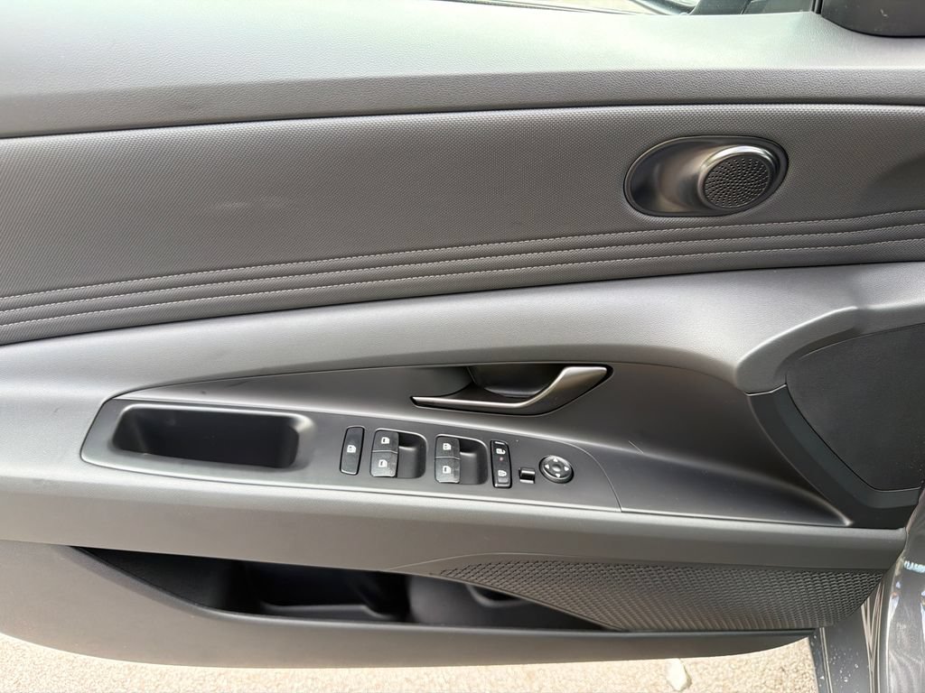 New 2026 Hyundai Elantra Sport FWD image 11