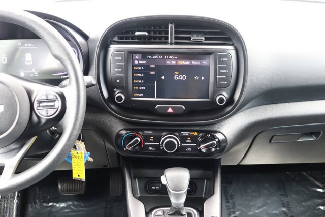 Used 2025 Kia Soul LX w/ LX Technology Package FWD image 15
