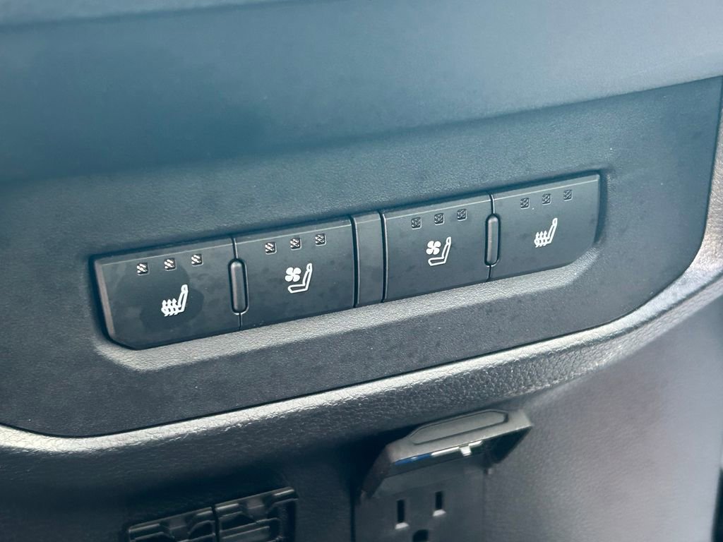 Used 2025 Toyota Tundra Platinum image 23