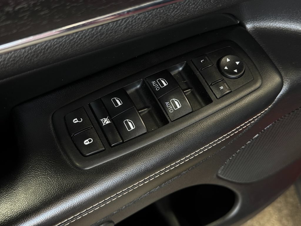 Used 2015 Jeep Grand Cherokee Limited AWD/4WD image 11