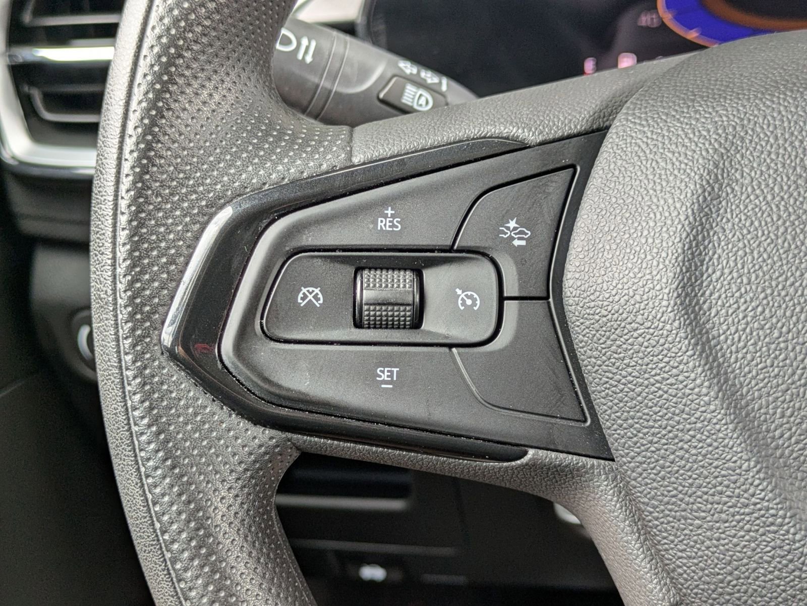 Used 2024 Chevrolet TrailBlazer LS FWD image 15