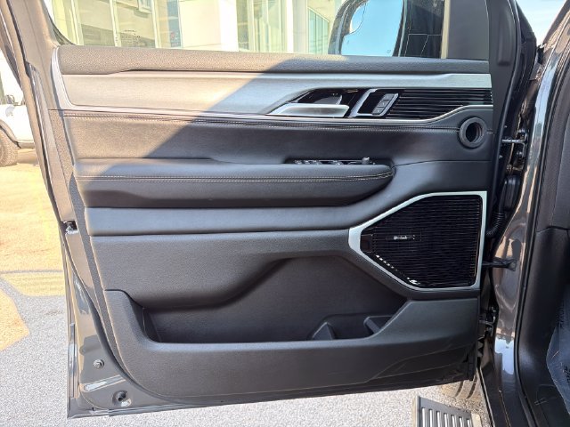 New 2026 Jeep Grand Wagoneer Limited AWD/4WD image 9