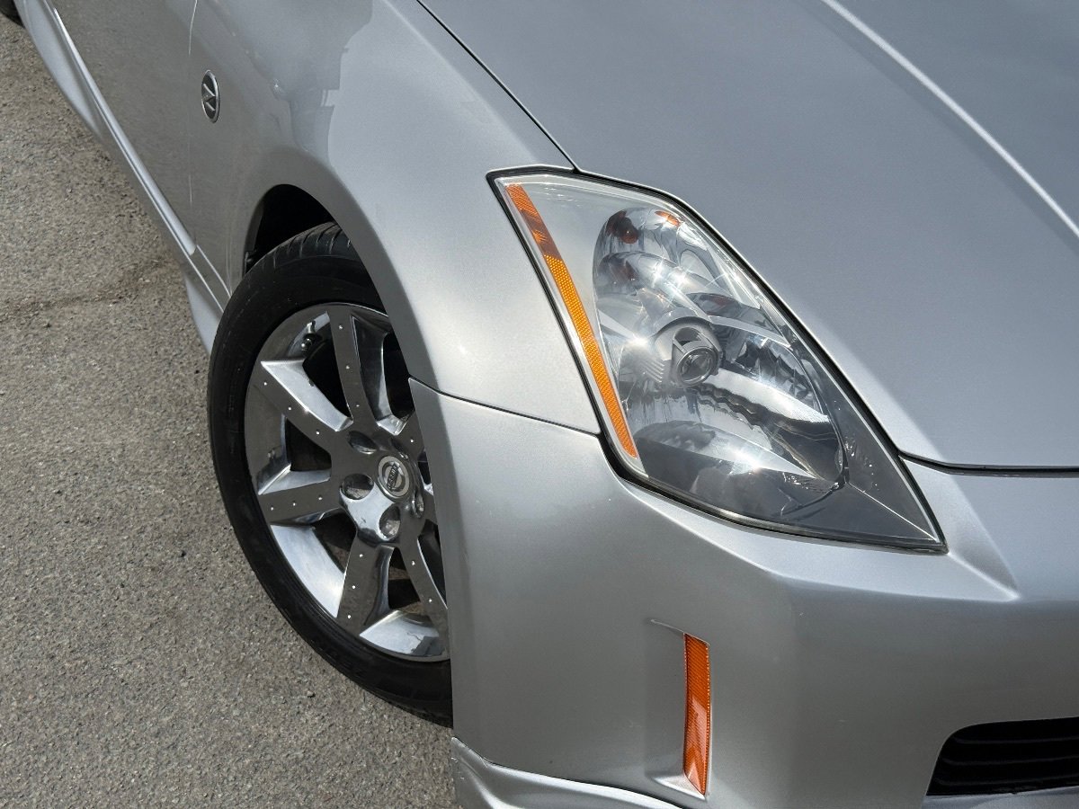 Used 2004 Nissan 350Z Touring RWD image 3