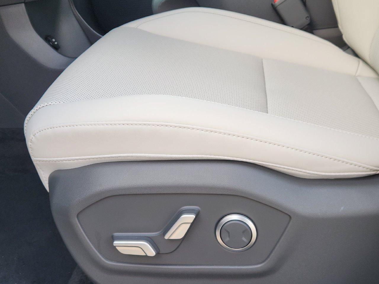 New 2026 Hyundai Santa Fe SEL FWD image 23