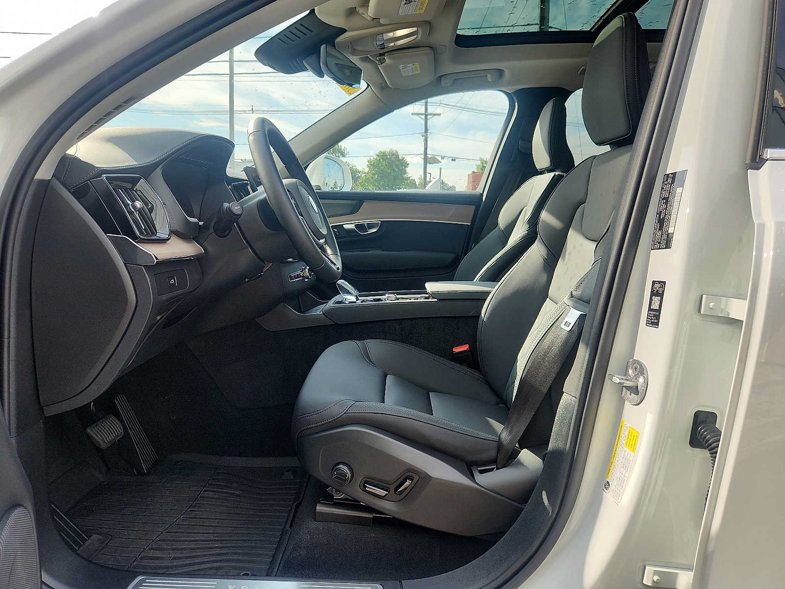 Used 2026 Volvo XC90 B6 Plus w/ Protection Package AWD/4WD image 13