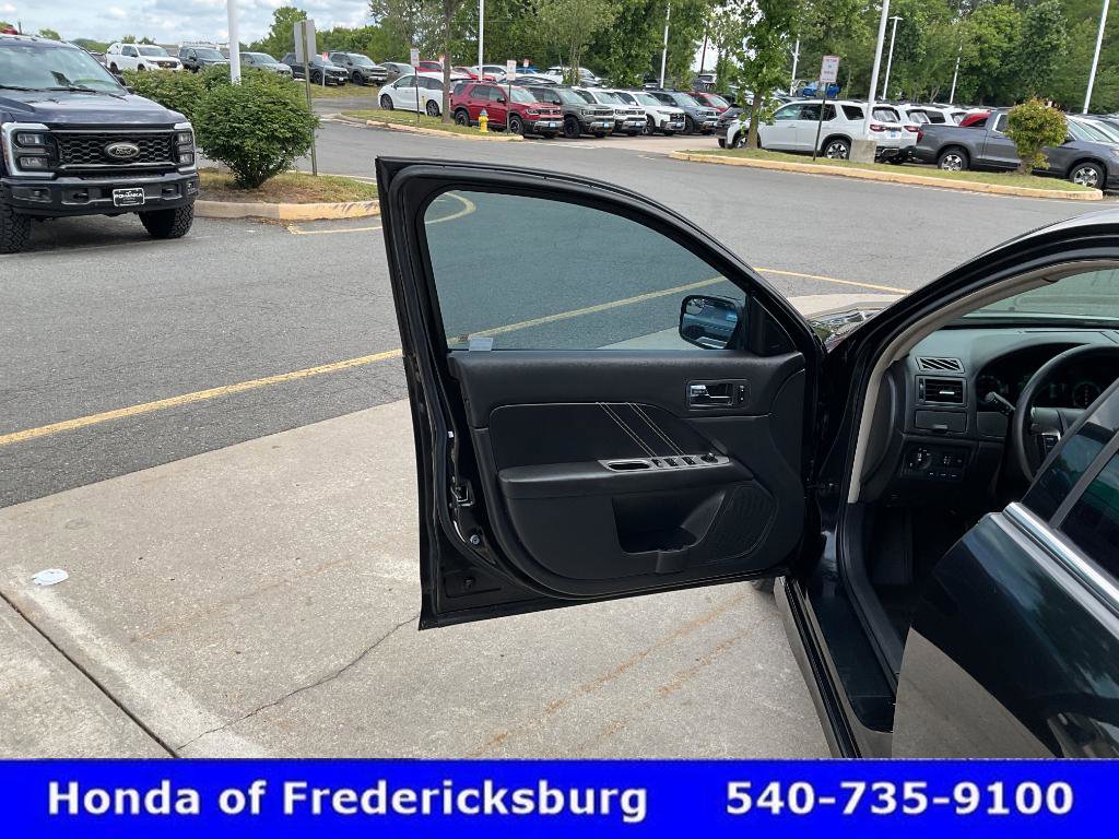 Used 2010 Ford Fusion Sport FWD image 14