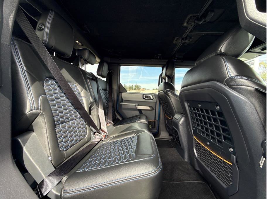 Used 2023 Ford Bronco Badlands image 12