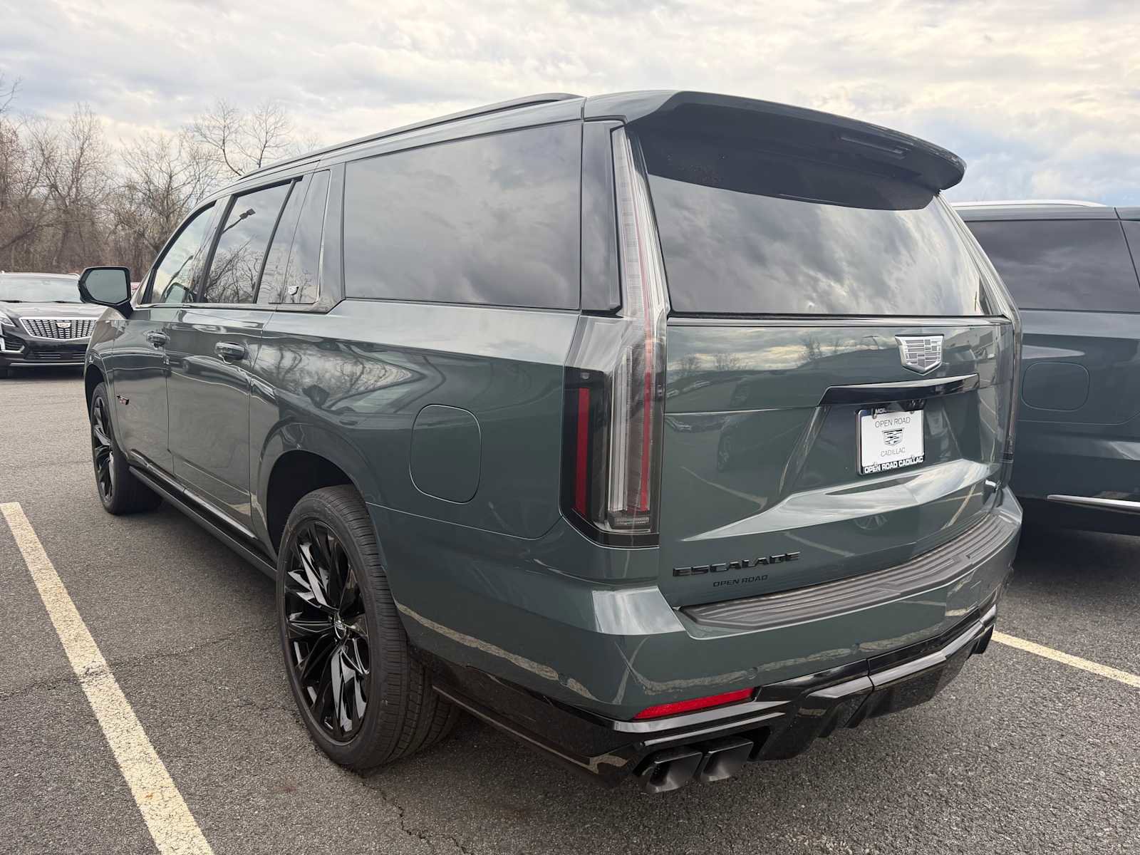 New 2026 Cadillac Escalade ESV V image 3