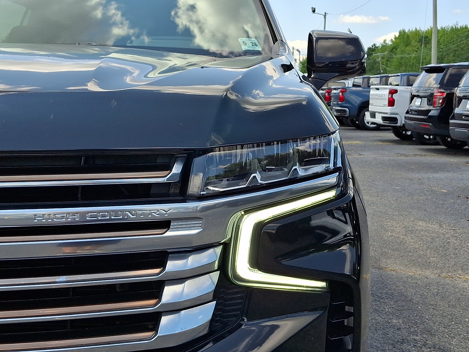 Used 2023 Chevrolet Suburban High Country AWD/4WD image 10