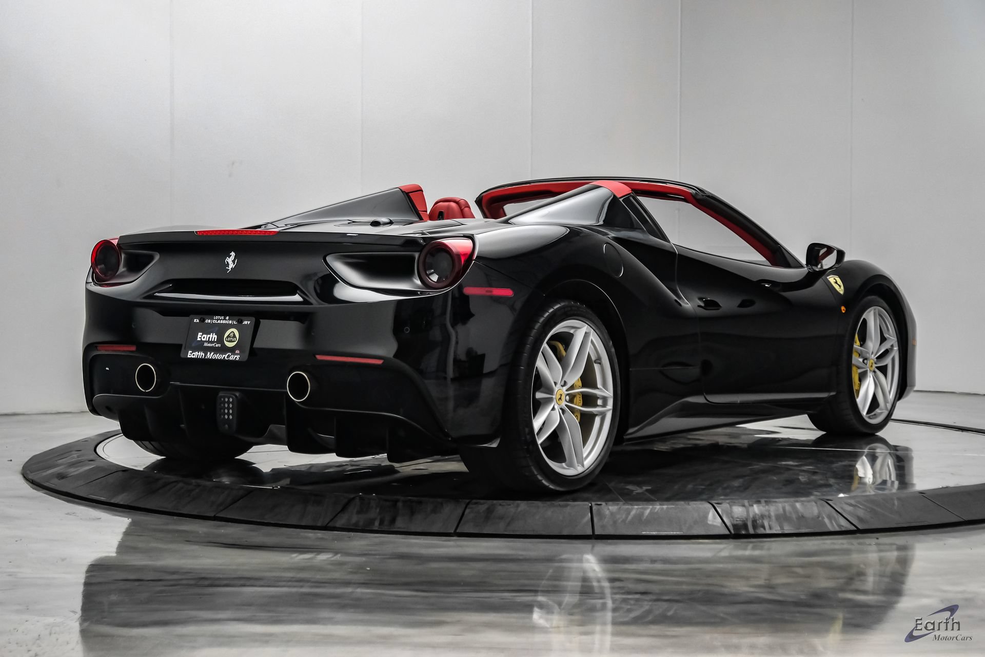 Used 2018 Ferrari 488 Spider RWD image 22