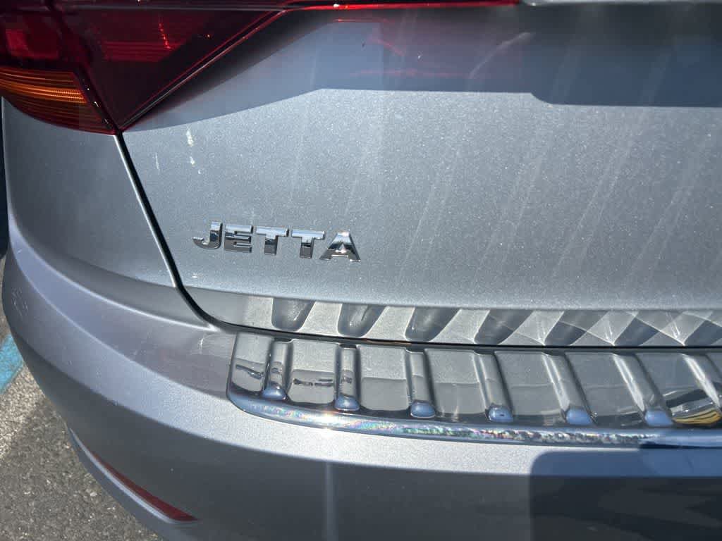 Used 2019 Volkswagen Jetta SEL Premium image 3