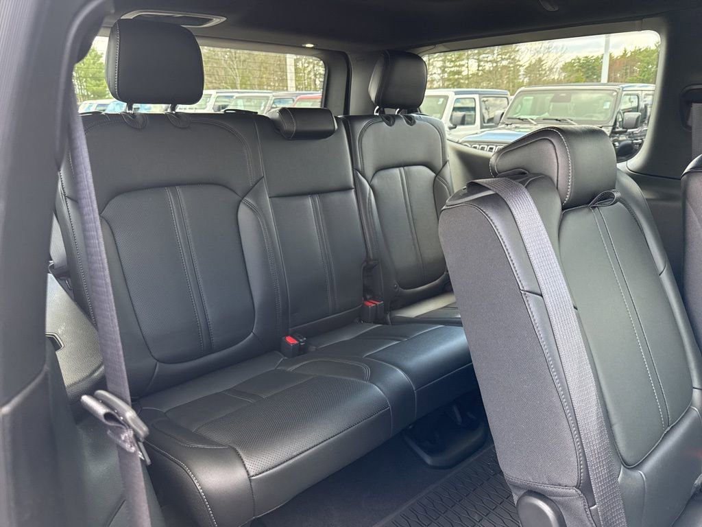 Certified 2024 Jeep Wagoneer 4WD w/ Premium Group I image 31