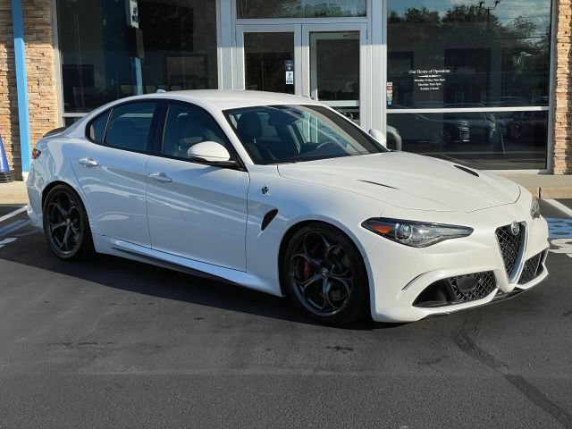 Used 2018 Alfa Romeo Giulia Quadrifoglio w/ Driver Assist Dynamic Package RWD image 1