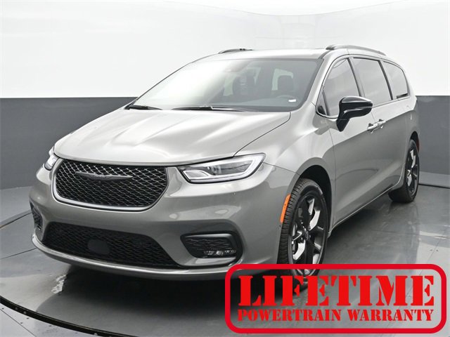 New 2025 Chrysler Pacifica Limited