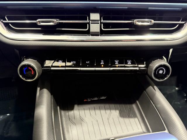 New 2026 Chevrolet Equinox EV LT image 35