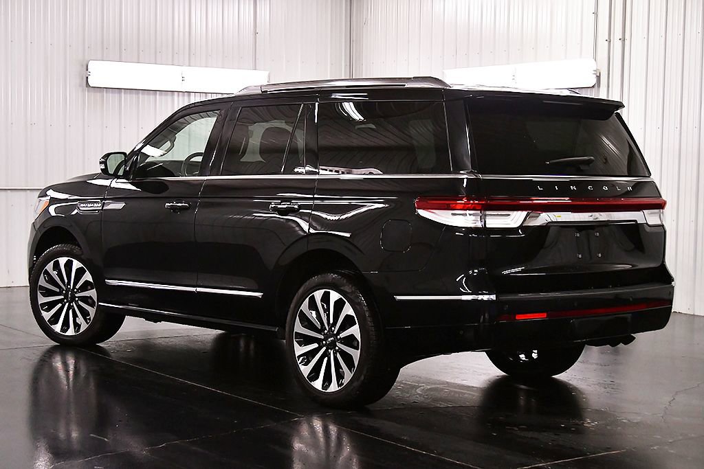 Used 2024 Lincoln Navigator Reserve image 5