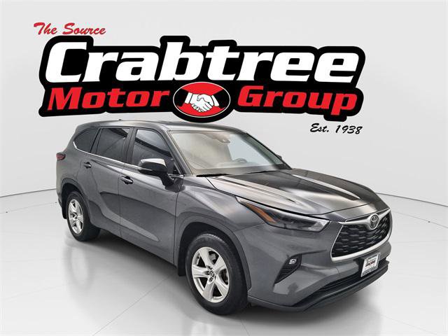Certified 2023 Toyota Highlander LE image 1