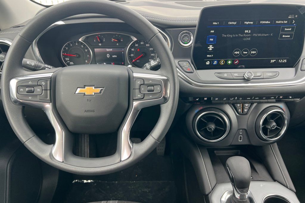 New 2026 Chevrolet Blazer LT w/ Convenience Package AWD/4WD image 11
