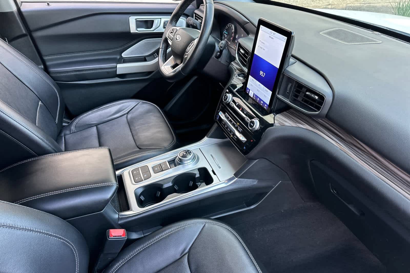 Certified 2023 Ford Explorer Limited w/ Limited Technology Package RWD image 18