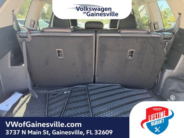 Used 2024 Volkswagen Atlas Peak Edition SEL image 7