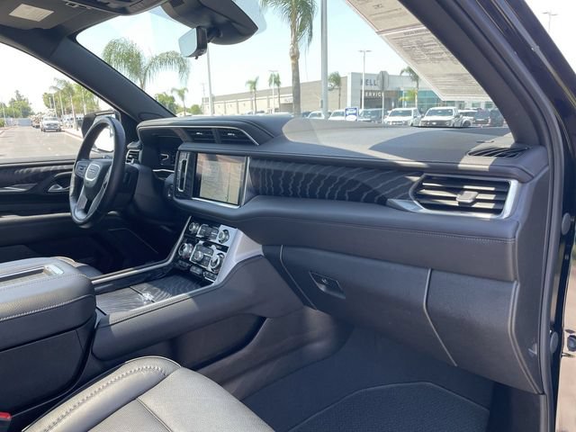 Used 2023 GMC Yukon XL Denali w/ Denali Reserve Package AWD/4WD image 31