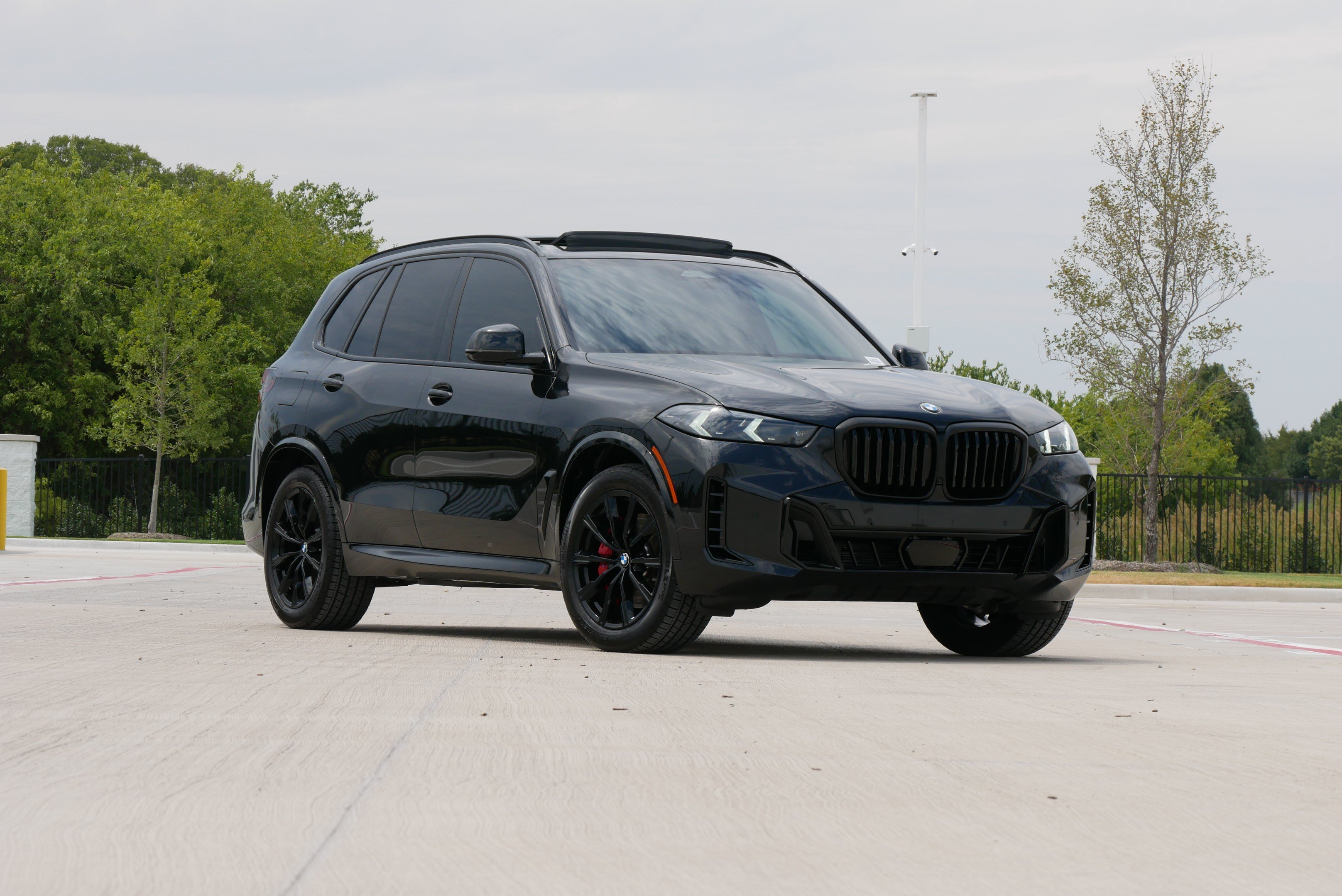 Used 2026 BMW X5 xDrive40i w/ M Sport Package AWD/4WD image 2
