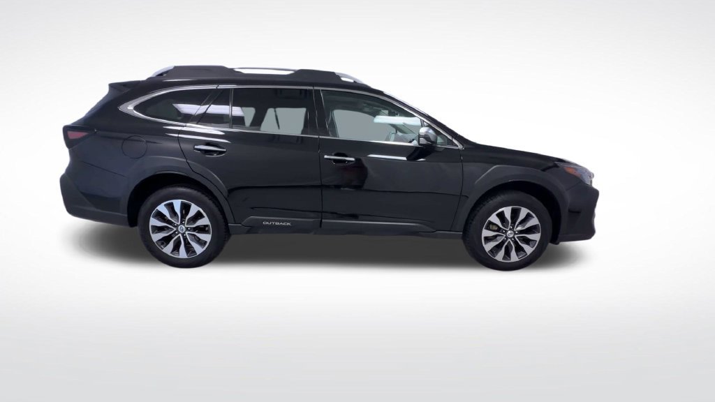 Used 2025 Subaru Outback Touring XT AWD/4WD image 26
