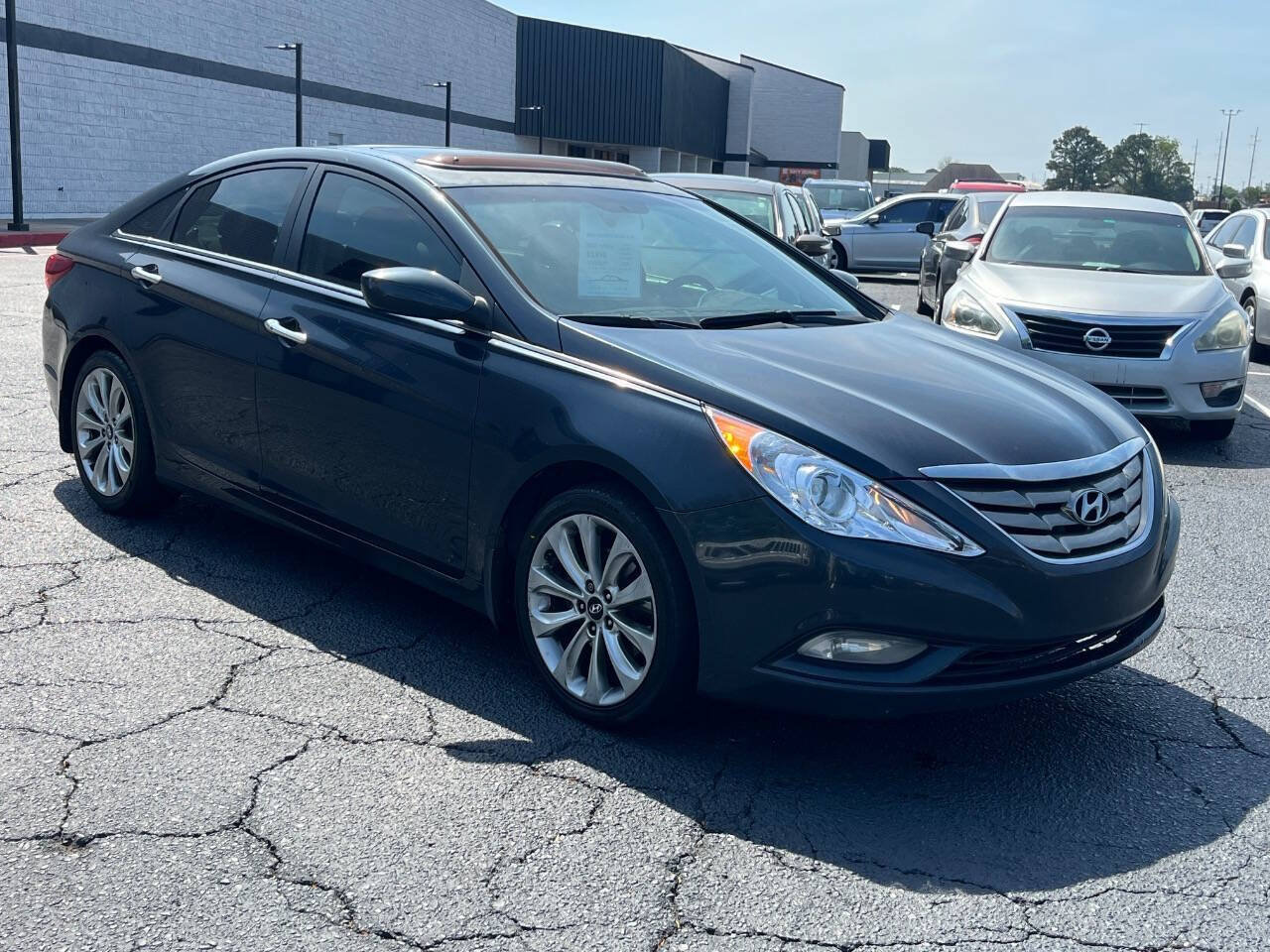 Used 2013 Hyundai Sonata SE w/ Navigation & Sunroof Pkg FWD image 5