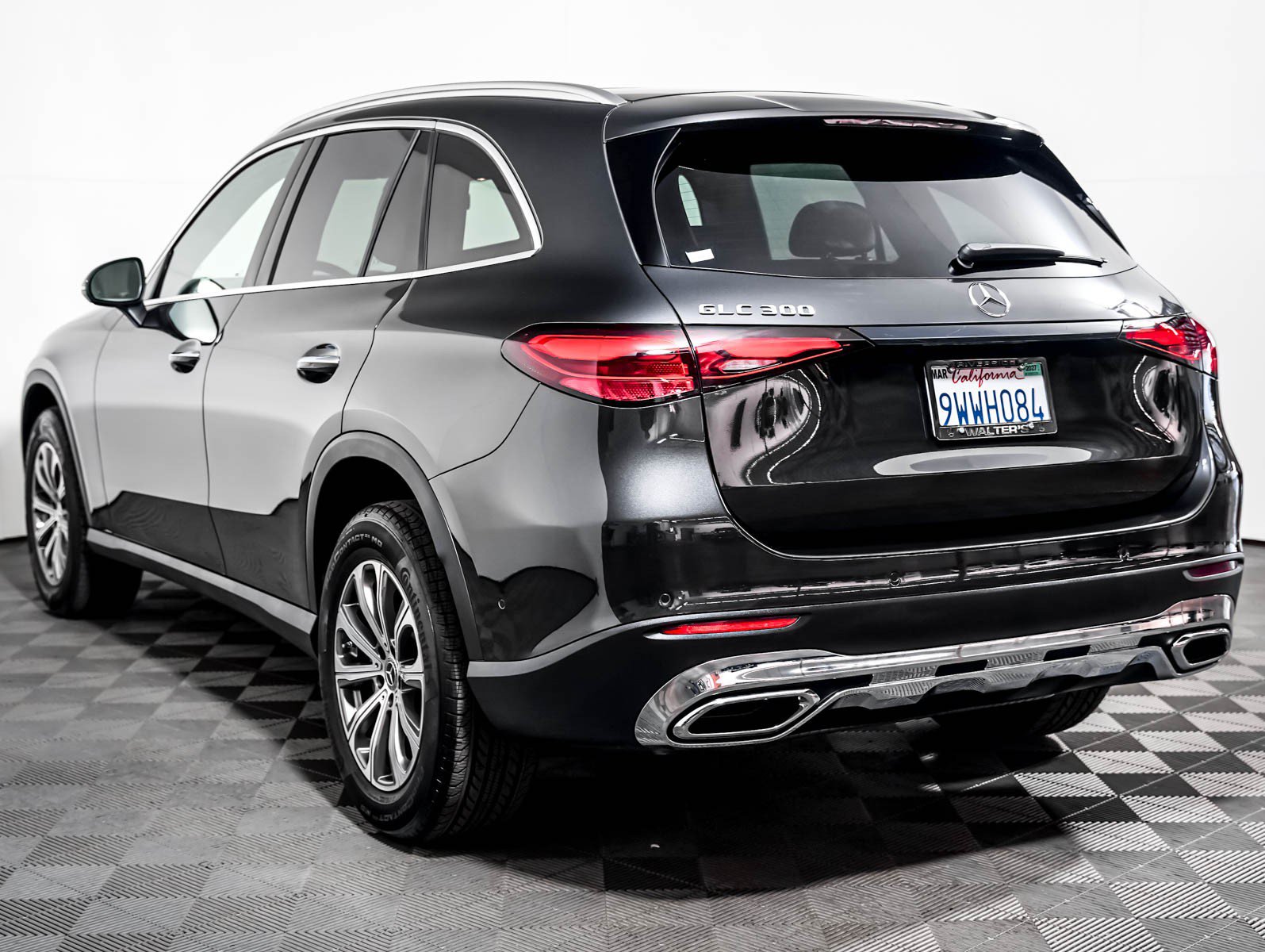 Certified 2026 Mercedes-Benz GLC 300 image 2