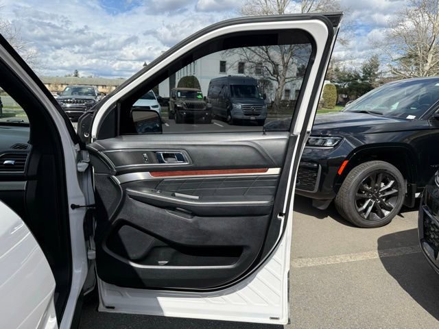 Used 2018 Ford Explorer Platinum image 31