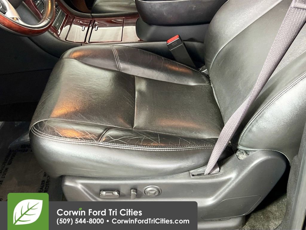 Used 2013 Cadillac Escalade Luxury image 23