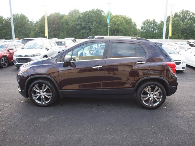 Used 2020 Chevrolet Trax LT w/ LT Convenience Package FWD image 3