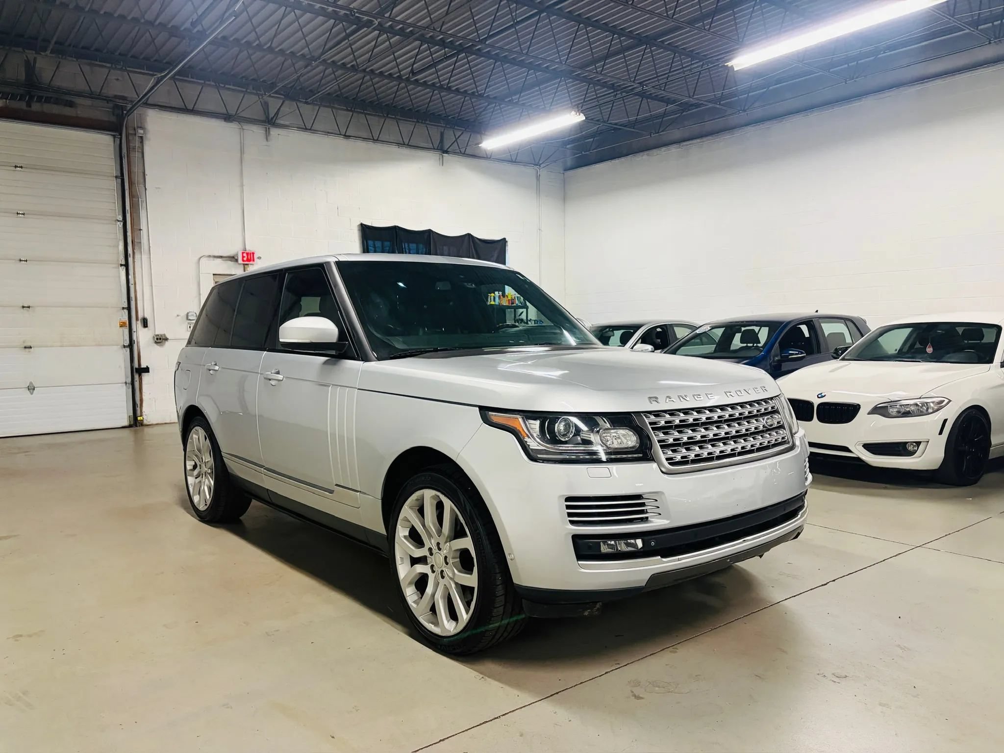 Used 2015 Land Rover Range Rover Supercharged AWD/4WD image 4