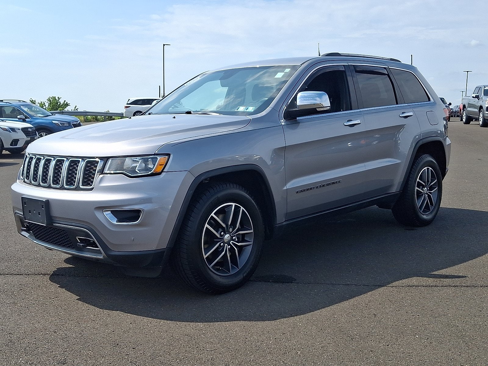 Used 2017 Jeep Grand Cherokee Limited AWD/4WD image 3