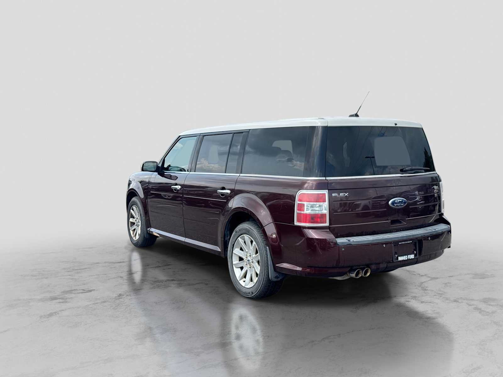 Used 2010 Ford Flex SEL FWD image 3