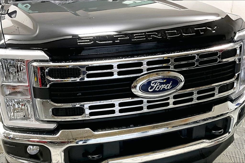 Used 2025 Ford F250 XLT image 30