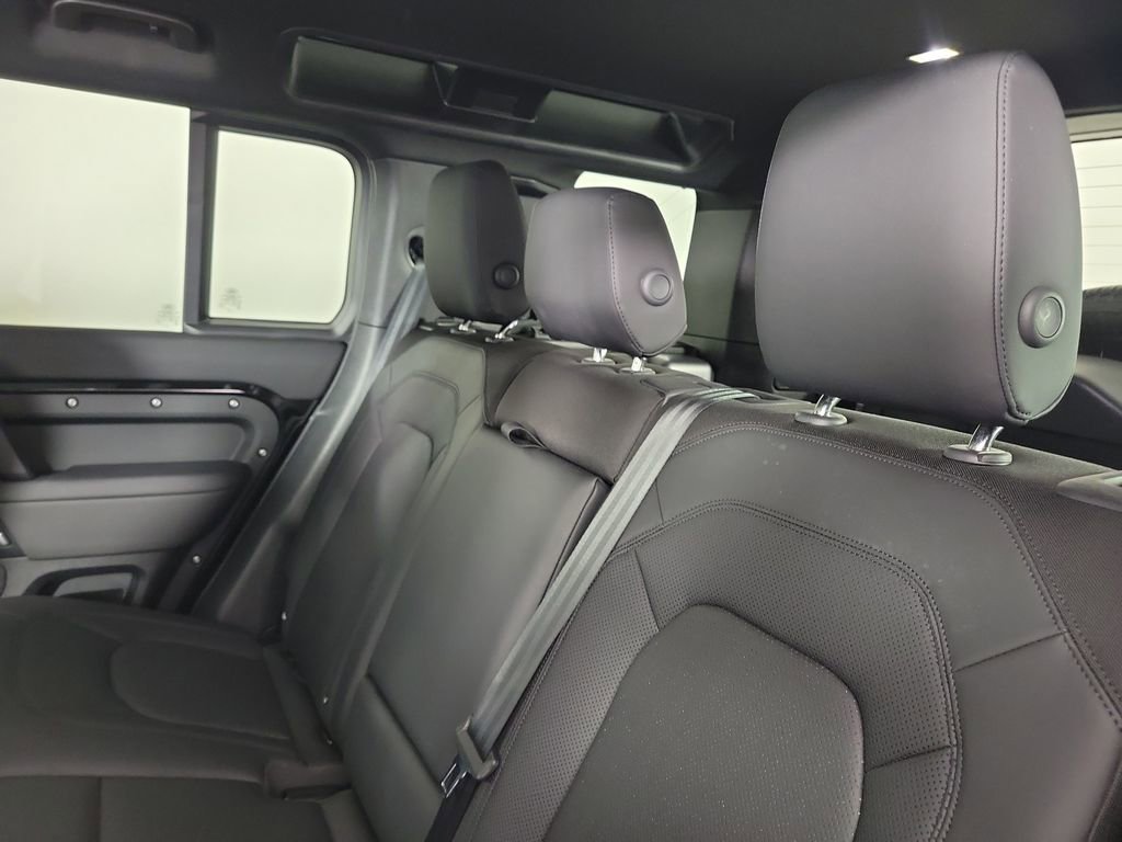 Used 2025 Land Rover Defender 110 S AWD/4WD image 23