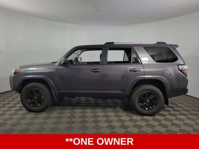Used 2022 Toyota 4Runner SR5 AWD/4WD image 5