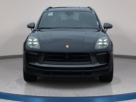 Used 2023 Porsche Macan Turbo AWD/4WD image 2