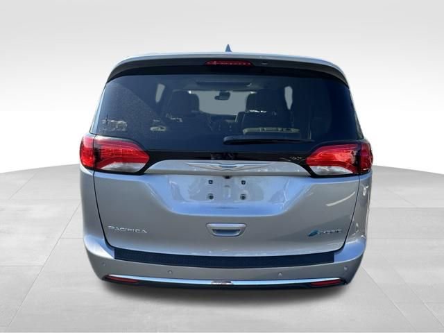 Used 2020 Chrysler Pacifica Limited w/ Advanced Safetytec Group FWD image 6