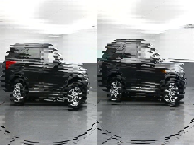 Used 2023 Ford Explorer XLT w/ Equipment Group 202A image 15