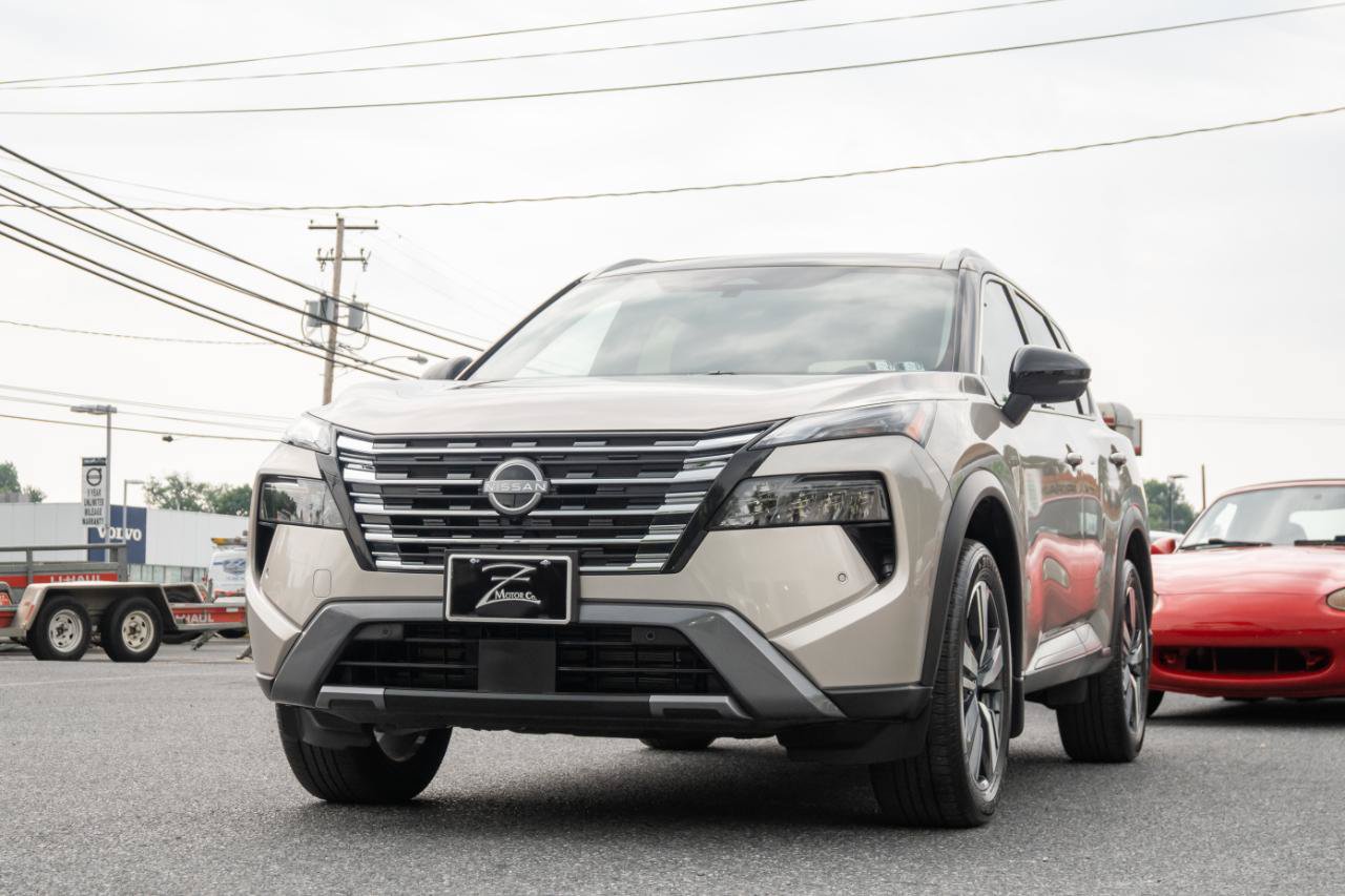 Used 2025 Nissan Rogue SL w/ SL Premium Package AWD/4WD image 6