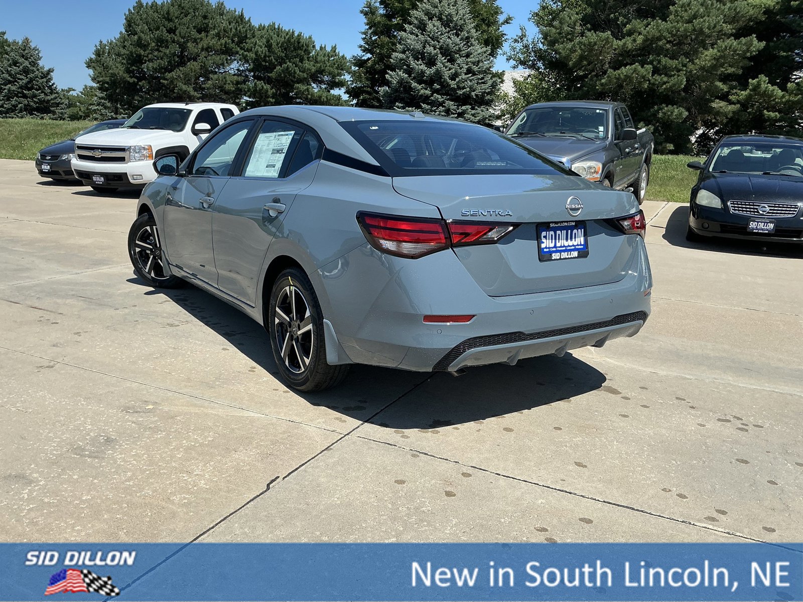New 2025 Nissan Sentra SV w/ Trunk Package image 3