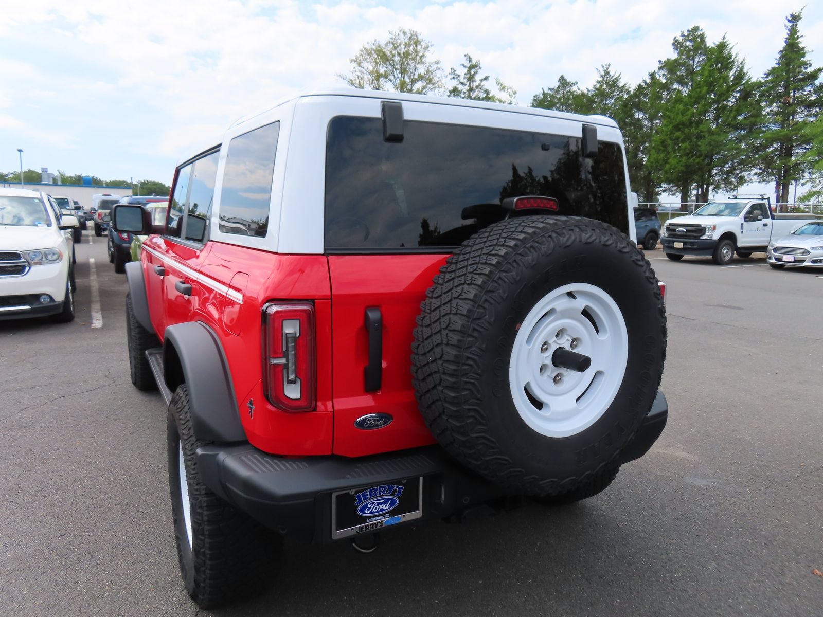 Used 2023 Ford Bronco Heritage Edition AWD/4WD image 7