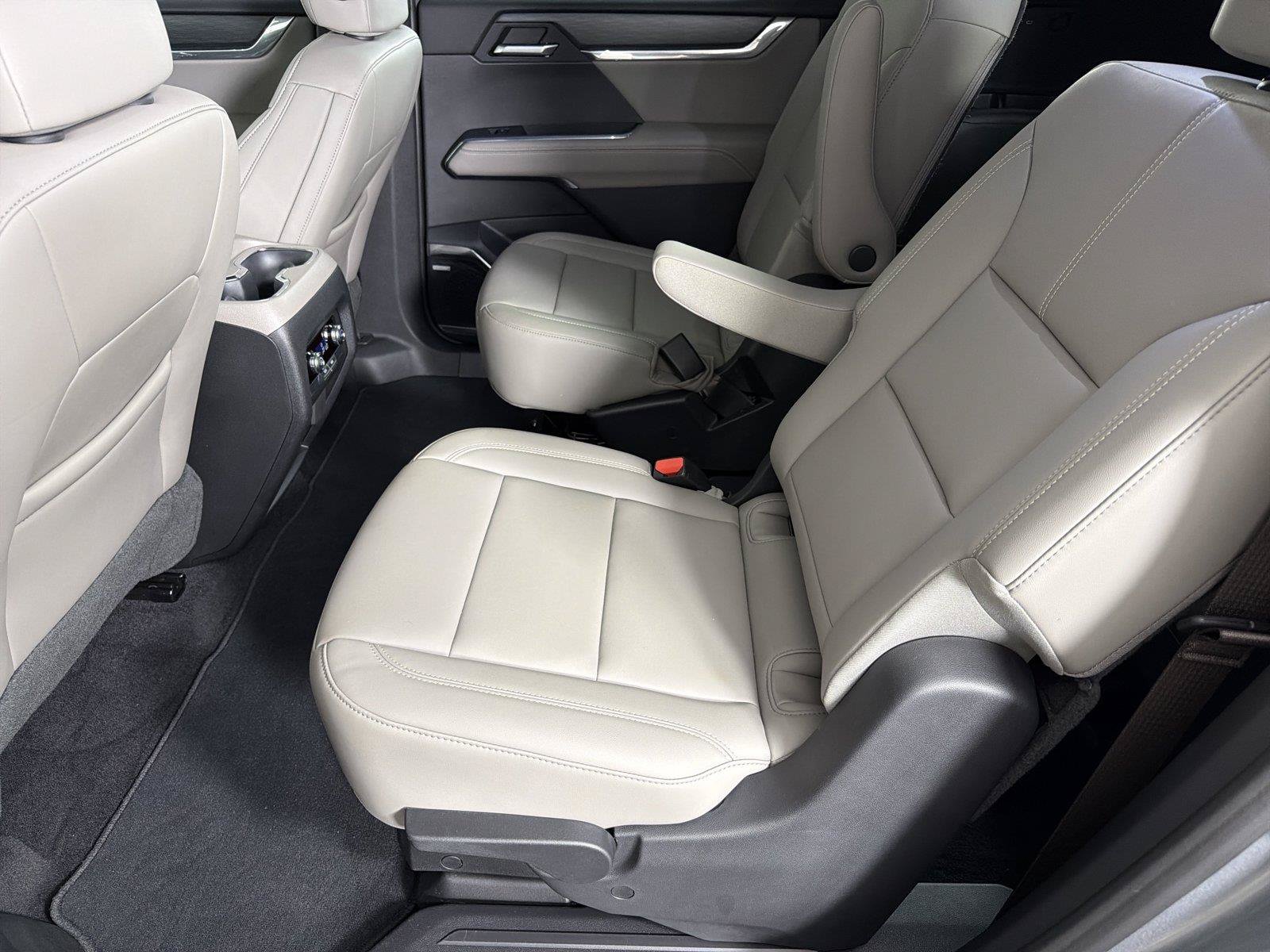New 2026 GMC Acadia Elevation w/ Elevation Premium Package FWD image 20