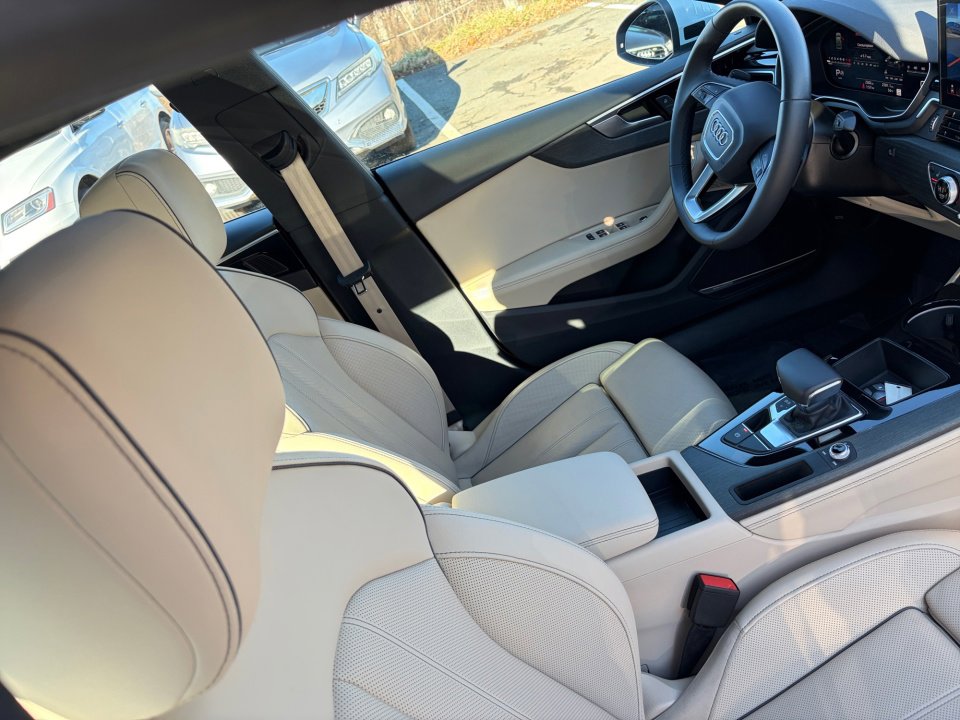 Used 2025 Audi A5 2.0T Premium Plus w/ Premium Plus image 32