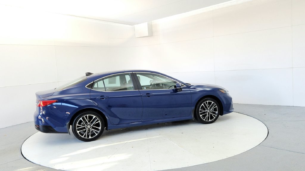 Used 2025 Toyota Camry XLE w/ Premium Plus Package AWD/4WD image 6