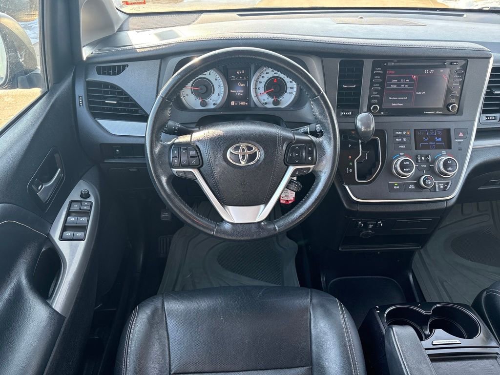 Used 2019 Toyota Sienna SE image 18